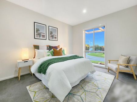 Stylish and Spacious Townhouse - Photo 3