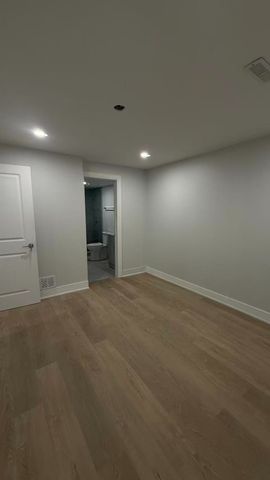 For Lease - 248 Fairglen Avenue Unit# Part of first floor, Toronto, Ontario - Photo 3