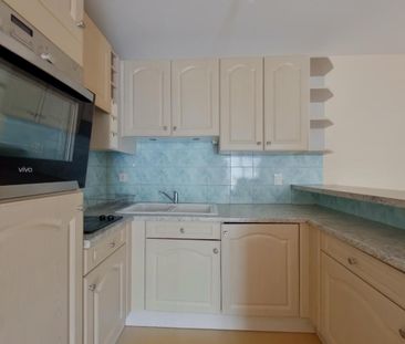 Location Appartement 4 pièces 81m² CHATELLERAULT 86100 - Photo 6