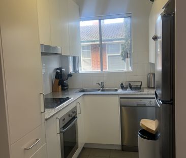 Spacious 2 Bedroom apartment - Photo 2