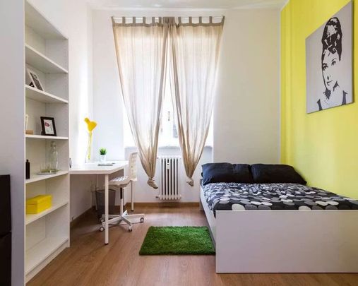 Via dei Mandorli, Cesano Boscone, Lombardy 20090 - Photo 1