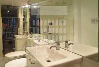 Center-Pantheon: Beautiful fully furnihed modern 1 bedroom, 2 bath loft in Historic building. Quiet, bright, parquet floors, high ceilings, air conditioning, close to services. # 2264