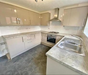 3 bedroom detached house to rent - Photo 4