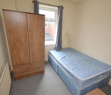4 bedroom terraced house to rent - Photo 4