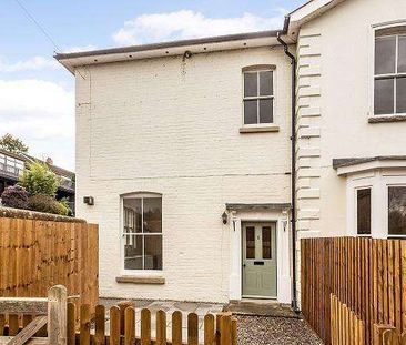 An attractive Victorian property located in the heart of the villag... - Photo 4