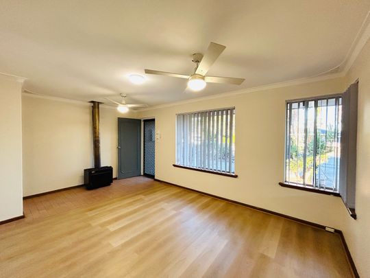 Charming 3-Bedroom Home in Quiet Kenwick Location - Photo 1