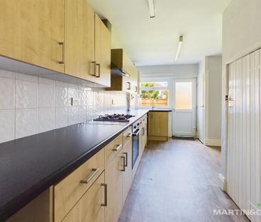 3 bedroom end of terrace house to rent - Photo 4