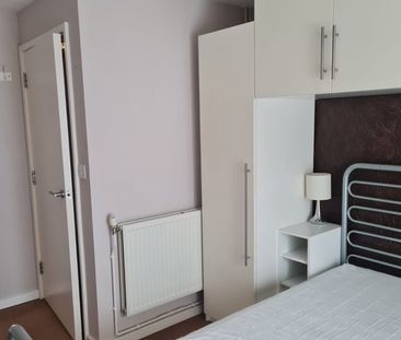 1 Bed Flat, Academia Way, N17 - Photo 4