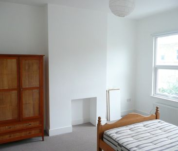 6 Bed Terraced House, Montpelier Road, SE15 - Photo 3