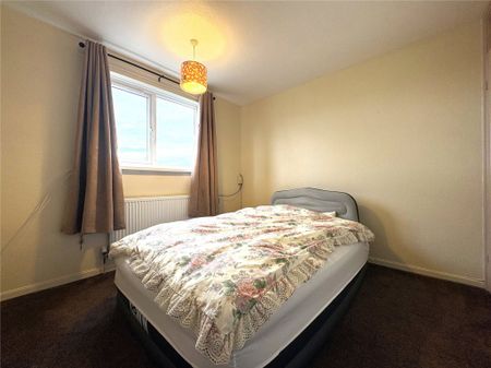 4 bed Terraced House for rent - Photo 3