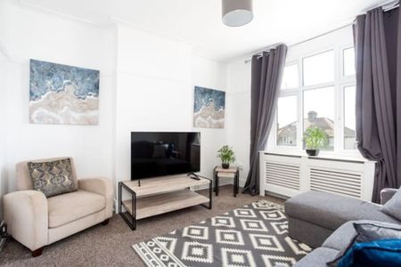 Woodgrange Dr, Southend-On-Sea - Photo 4