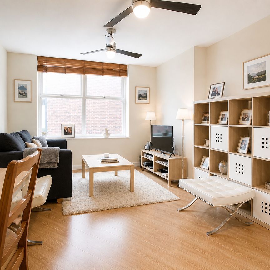 1 bedroom Flat in Upper Street, Fleet - Photo 1