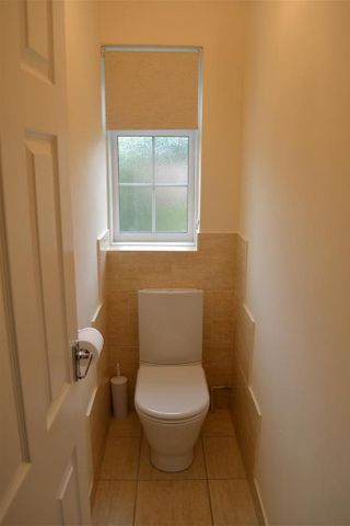 2 bedroom maisonette to rent - Photo 2