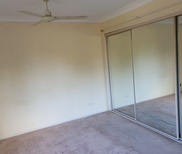 3 Bedroom, 2.5 Bathroom Townhouse in Helensvale - Photo 5