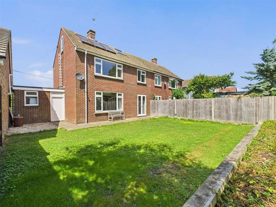 3 bedroom semi-detached house to rent - Photo 1