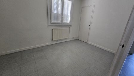 T3 38 COURS SAINT ANDRE - Photo 2