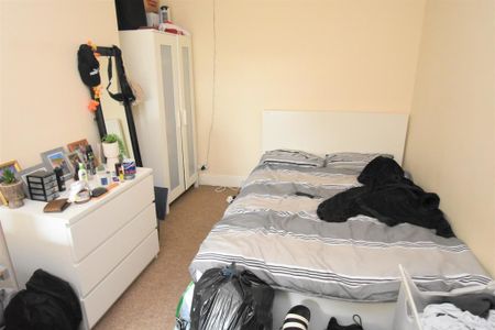 6 bedroom terraced house to rent - Photo 5