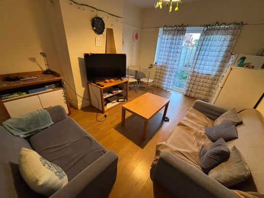 98 Beacon RoadLoughborough - Photo 1