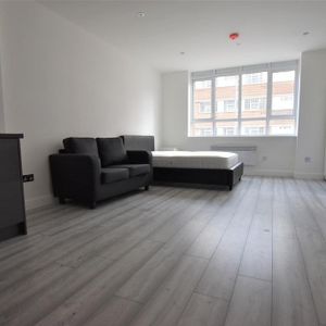 Studio to rent - Photo 2