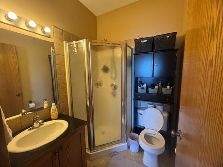 Full House Located in Inglewood! - Photo 3