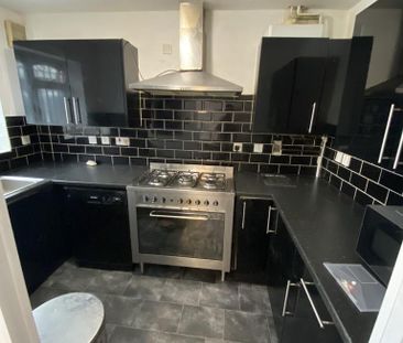 3 bedroom semi-detached house to rent - Photo 4