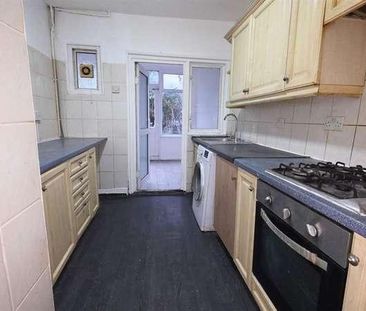 Eton Road, Ilford, IG1 - Photo 6