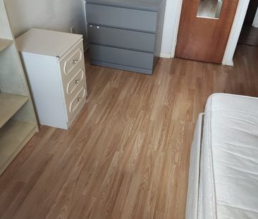 Room in a Shared Flat, St Mungo Place, G4 - Photo 1