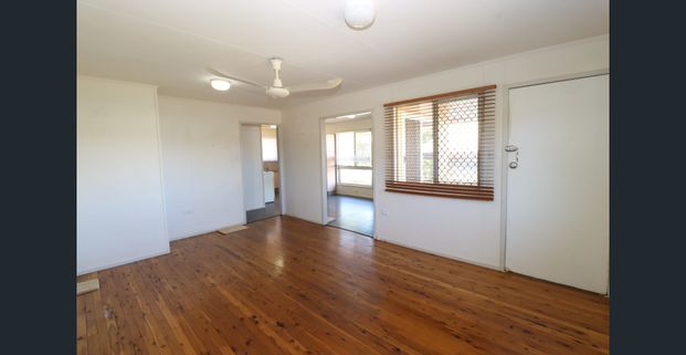 Sitting Rosey on Rosella - Photo 1