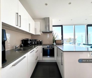 2 bedroom penthouse to rent - Photo 6