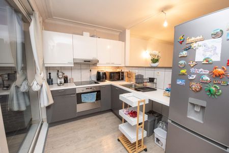 Modern gerenoveerd 1-slaapkamer appartement met berging en terras in Waregem - Photo 4