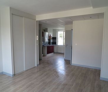 Type 3 de 55 m² AVENUE DE NANTES - Photo 2