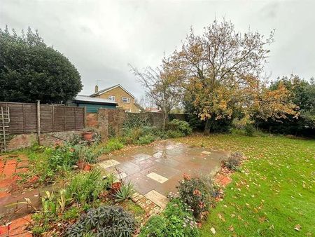 Anglesey Road, Gosport, PO12 - Photo 2