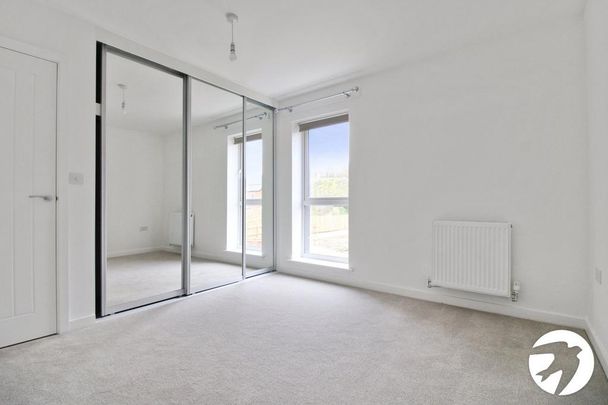 4 bedroom detached house to rent - Photo 1