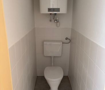 Helle 2-Zimmer-Wohnung im letzten Obergeschoss mit Loggia - Foto 5