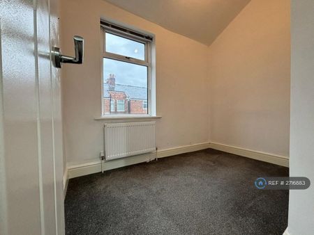 3 bedroom terraced house to rent - Photo 3