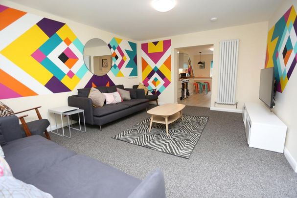 6 bedroom house of multiple occupation to rent - Photo 1