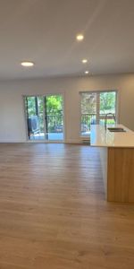 Immense 5 ½ (2 salles de bain dont 1 dans la chambre des maîtres) - Photo 4