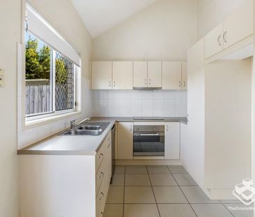 3 bed Townhouse, Garage & Carport - Photo 1