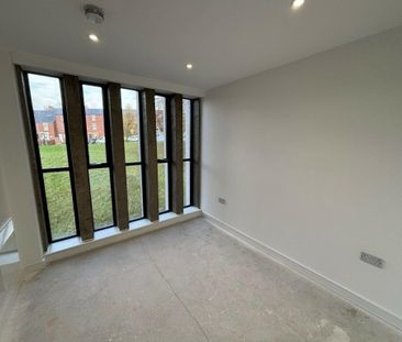 West Bars, CHESTERFIELD - Photo 1