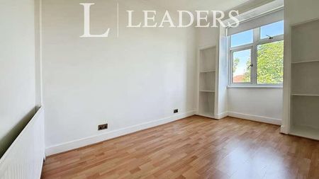 Avondale Court, South Woodford, E18 - Photo 5