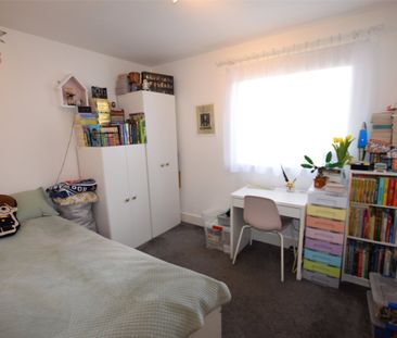 Omega Court, London Road, Romford, Essex, RM7 - Photo 4