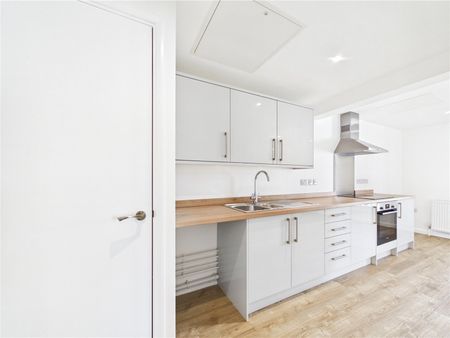 High Street, Brightlingsea, Colchester, Essex, CO7 0AG - Photo 5