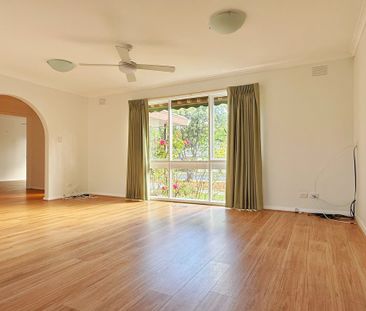 Spacious Family Home in Prime Mitcham Location - Photo 2