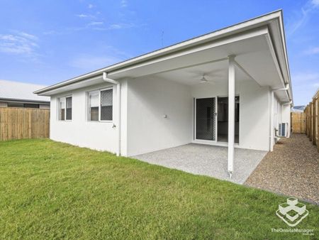 Modern Comfort and Sleek Living - Photo 3