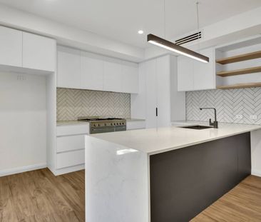 Welcome to Unit 5, 13 Perth Street – a beautifully designed townhou... - Photo 1
