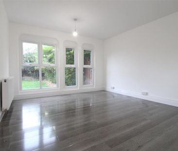 3 bedroom end of terrace house to rent - Photo 1