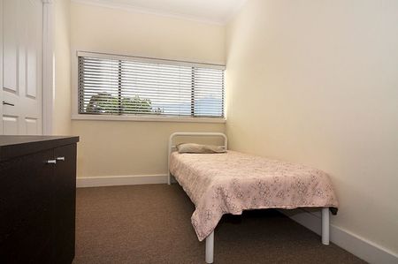 To register & apply for this property, please use this link: https://snug. com/ - Photo 4