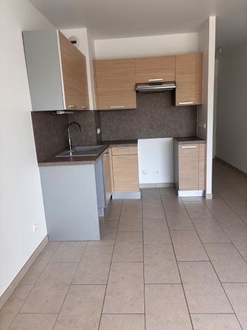 Location Appartement 2 pièces 47m² - Photo 3