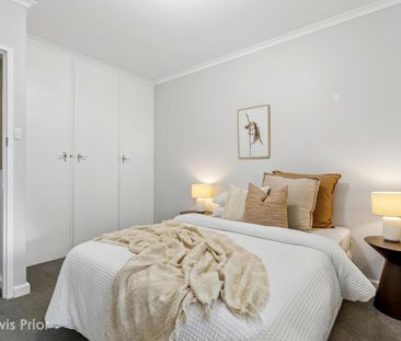 Charming Low-Maintenance Unit in Prime Pasadena Location - Photo 2