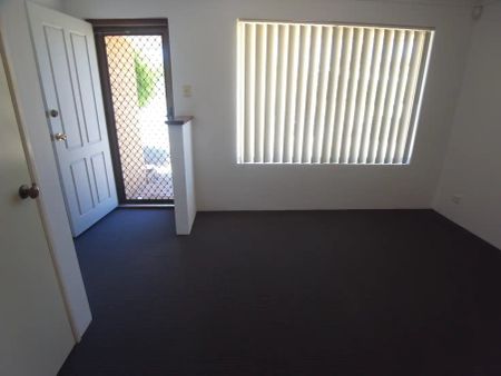 “Perfect family home” - Photo 3